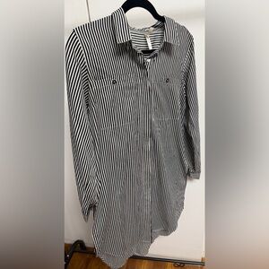 True Destiny Black and White Vertical Stripe Button-Down Shirt M/L